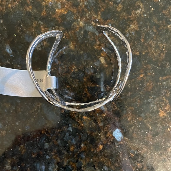NWT!!! Circles cuff bracelet - Picture 3 of 3